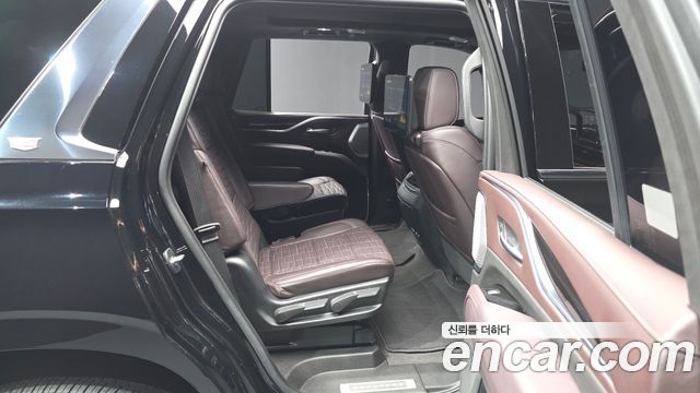 Cadillac Escalade 2023 — photo 18