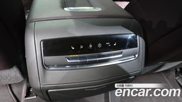 Cadillac Escalade 2023 — photo 24