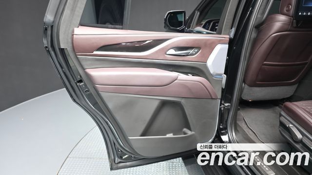 Cadillac Escalade 2023 — photo 15