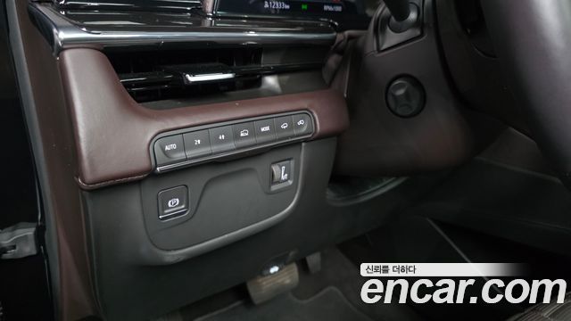 Cadillac Escalade 2023 — photo 29