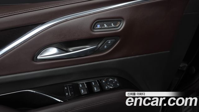 Cadillac Escalade 2023 — photo 32