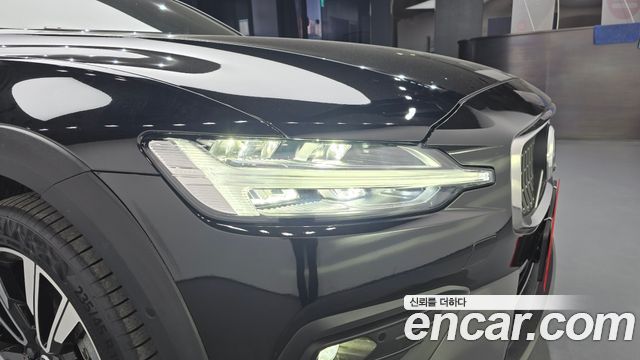 Volvo V60 2025 — photo 8