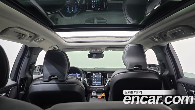 Volvo V60 2025 — photo 29