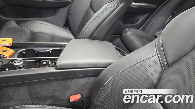 Volvo V60 2025 — photo 33