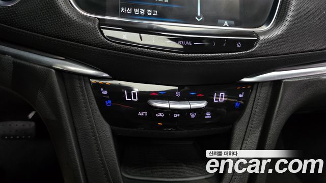Cadillac XT5 2018 — photo 18