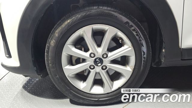 Kia Stonic 2018 — photo 5