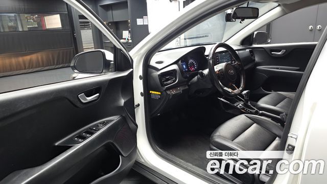Kia Stonic 2018 — photo 13