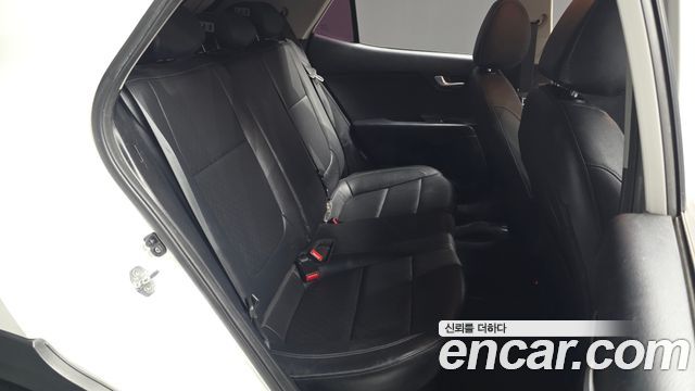 Kia Stonic 2018 — photo 18