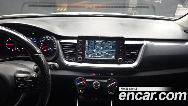 Kia Stonic 2018 — photo 20