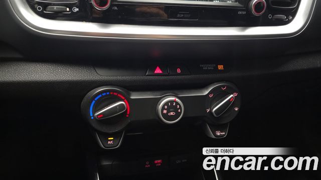 Kia Stonic 2018 — photo 24
