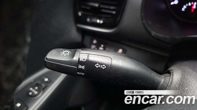 Kia Stonic 2018 — photo 25