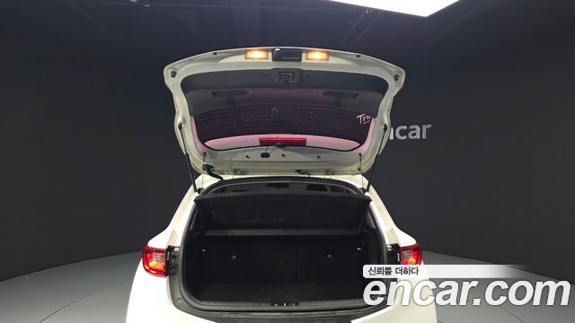 Kia Stonic 2018 — photo 30