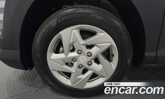 Hyundai Kona 2023 — photo 5
