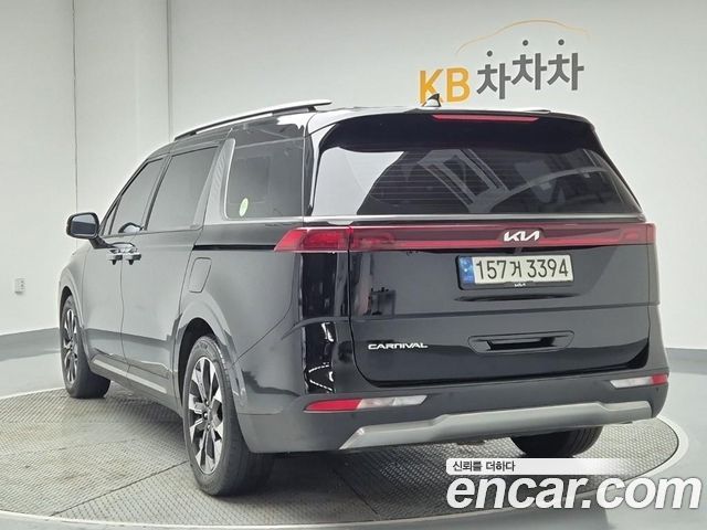 Kia Canival 2022 — photo 2