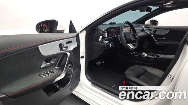 Mercedes-Benz CLA-Class 2025 — photo 13