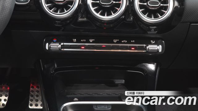 Mercedes-Benz CLA-Class 2025 — photo 23