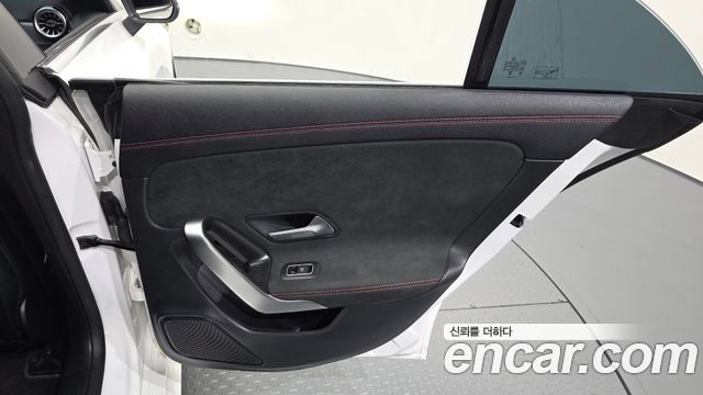 Mercedes-Benz CLA-Class 2025 — photo 15
