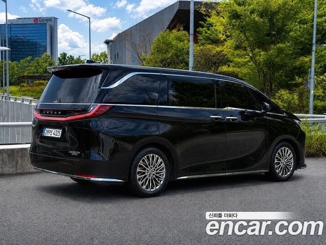 Lexus LM 2025 — photo 2