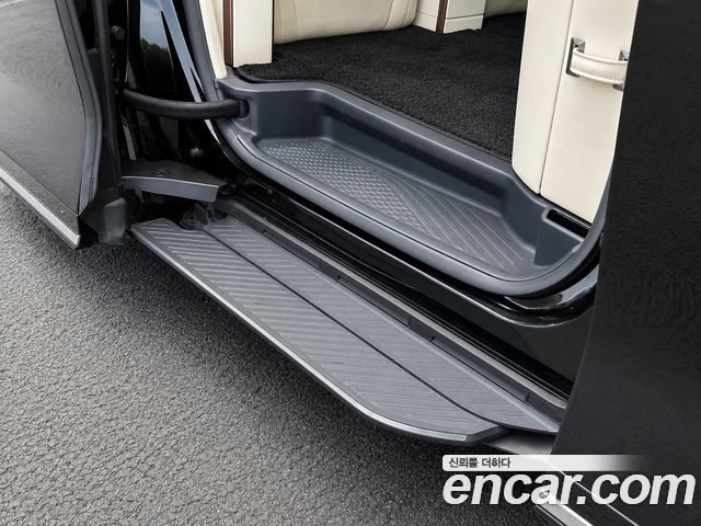 Lexus LM 2025 — photo 18