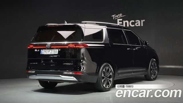 Kia Canival 2021 — photo 3
