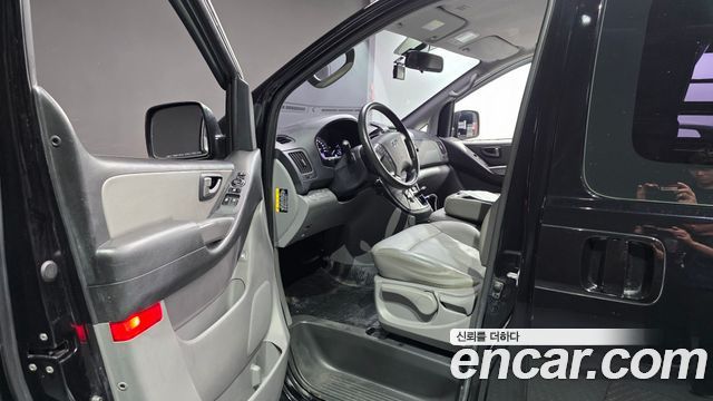 Hyundai Starex 2019 — photo 10