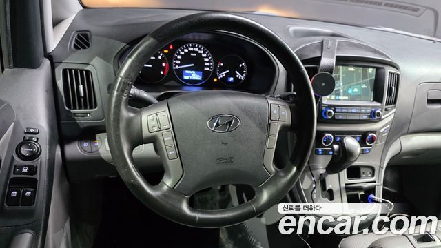 Hyundai Starex 2019 — photo 13