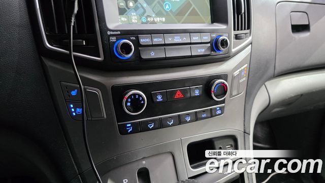 Hyundai Starex 2019 — photo 16