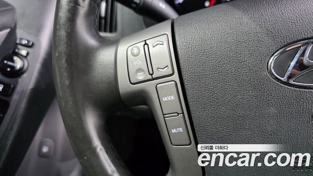 Hyundai Starex 2019 — photo 17