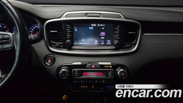 Kia Sorento 2018 — photo 14