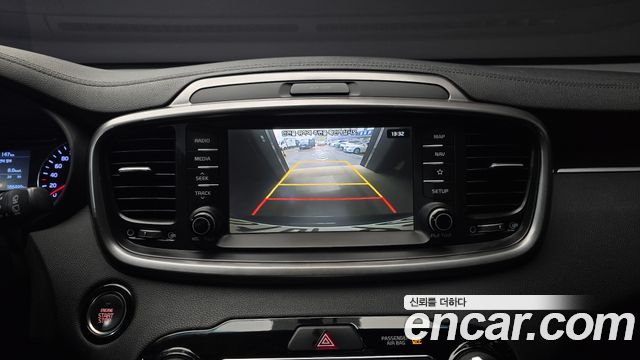 Kia Sorento 2018 — photo 16