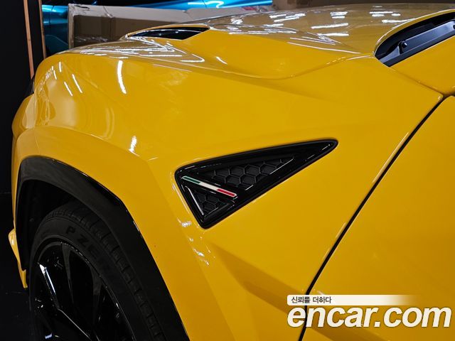 Lamborghini Urus 2024 — photo 6