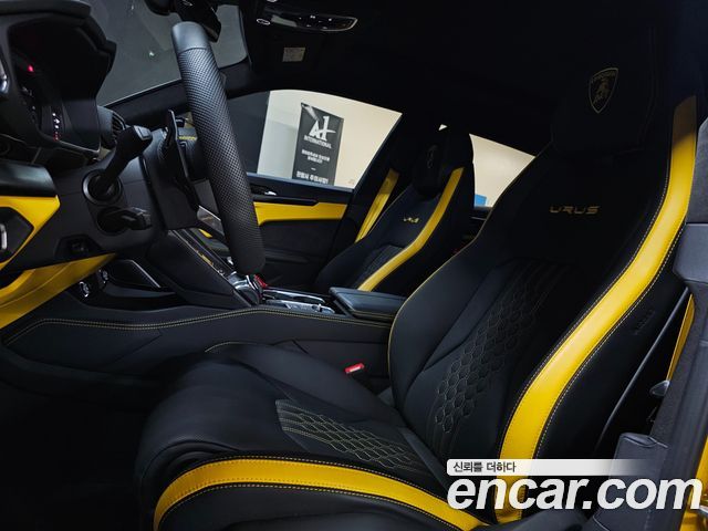 Lamborghini Urus 2024 — photo 10