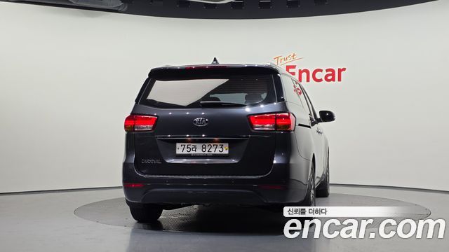 Kia Canival 2015 — photo 4