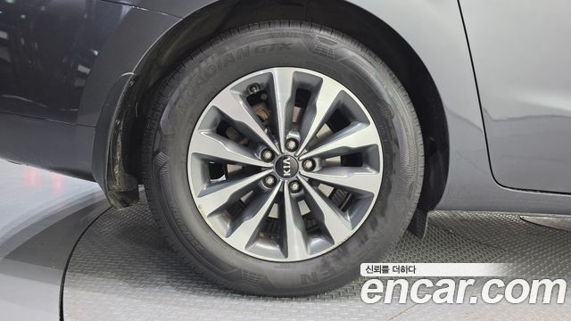 Kia Canival 2015 — photo 5