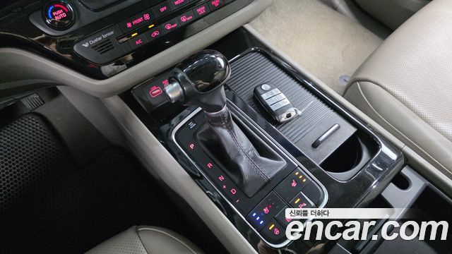 Kia Canival 2015 — photo 9