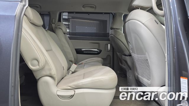 Kia Canival 2015 — photo 12