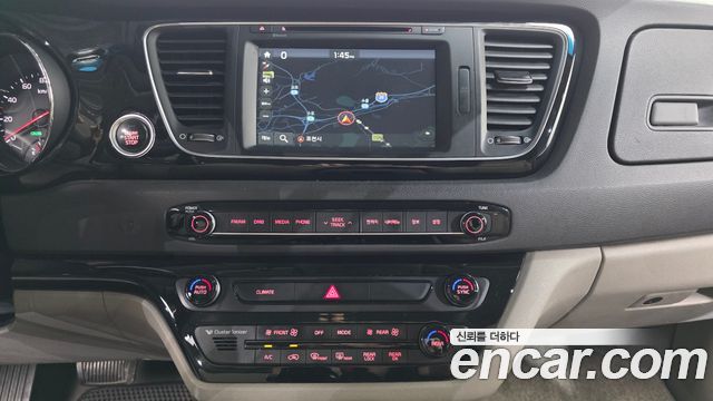 Kia Canival 2015 — photo 14