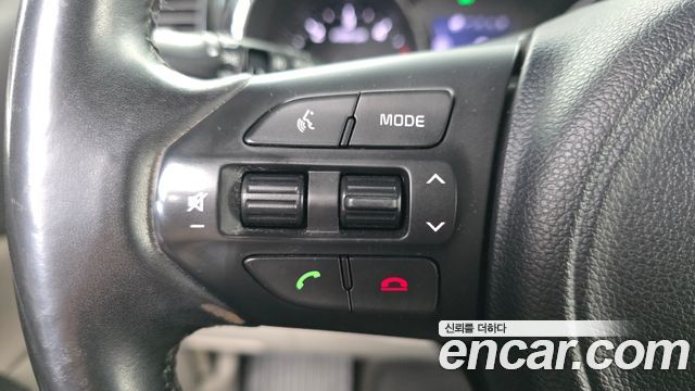 Kia Canival 2015 — photo 16