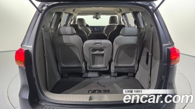 Kia Canival 2015 — photo 20