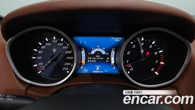 Maserati Ghibli 2019 — photo 11
