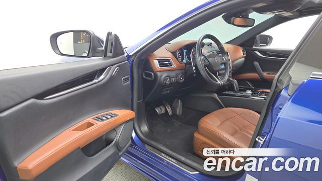 Maserati Ghibli 2019 — photo 13