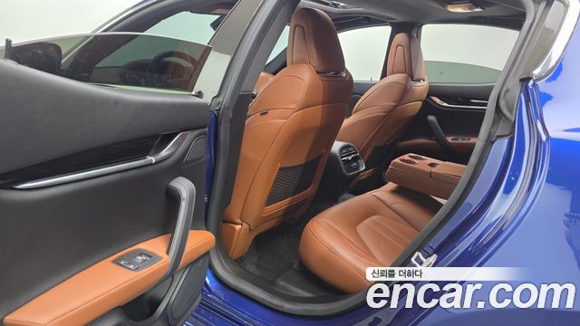 Maserati Ghibli 2019 — photo 17