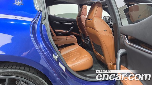 Maserati Ghibli 2019 — photo 18