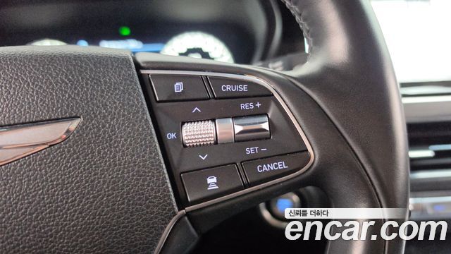 Genesis G90 2019 — photo 22
