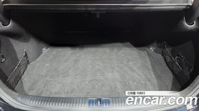 Genesis G90 2019 — photo 24