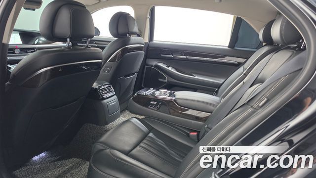 Genesis G90 2019 — photo 26