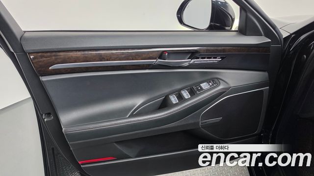 Genesis G90 2019 — photo 14