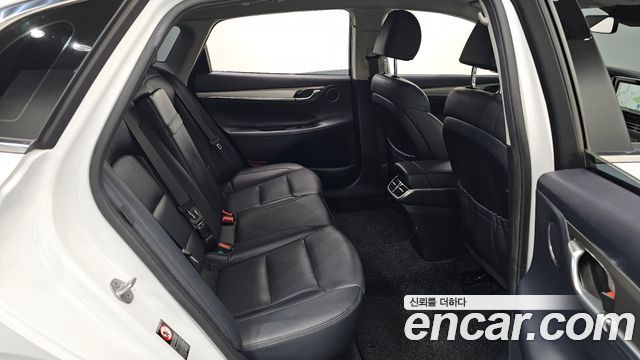 Hyundai Grandeur 2023 — photo 18
