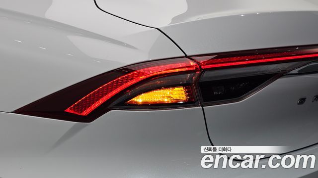Hyundai Grandeur 2023 — photo 9
