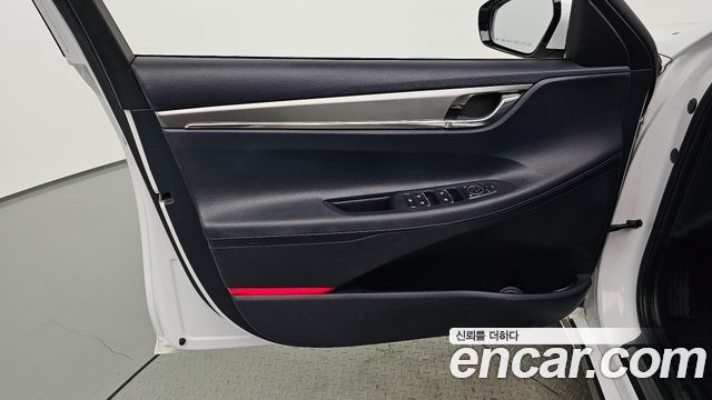 Hyundai Grandeur 2023 — photo 14